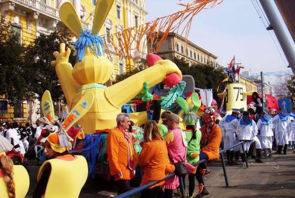 點(diǎn)擊瀏覽下一頁